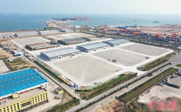 廣西欽州港綜合保稅區(qū)最大物流倉儲園正式運(yùn)營.jpg